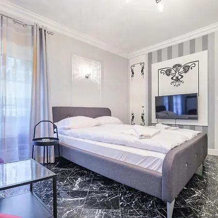 Oldtown Center Apartment